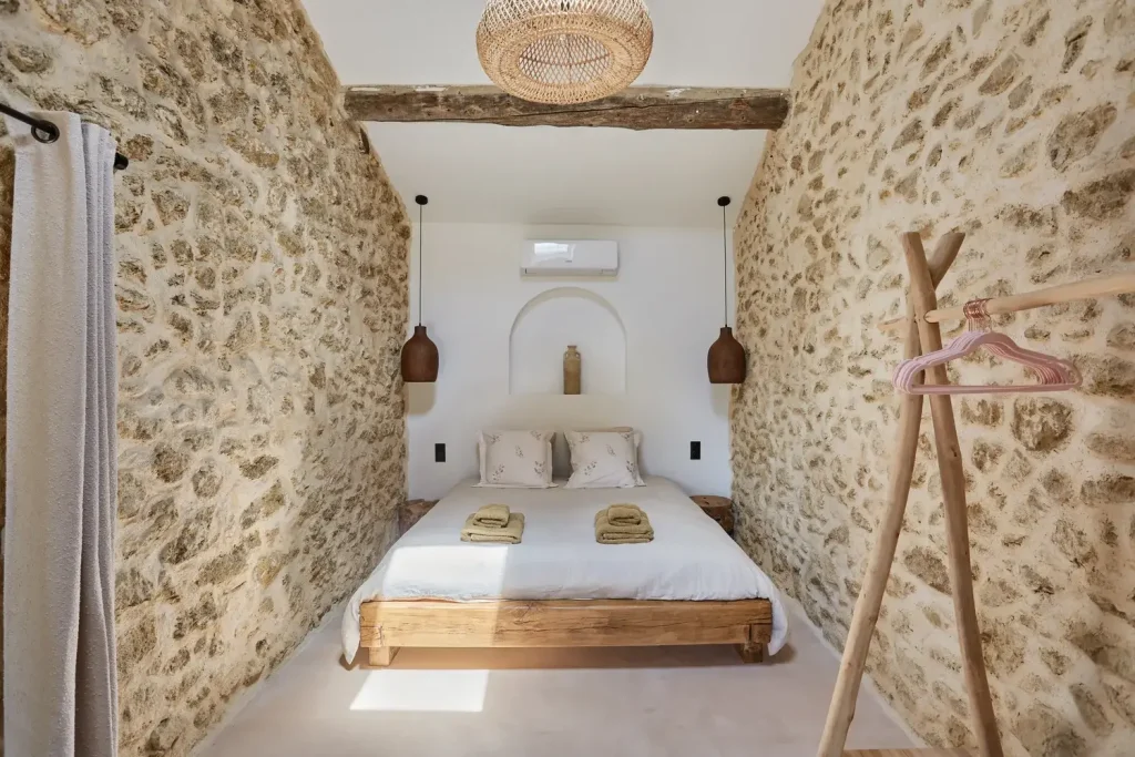 amandea chambre lit luberon
