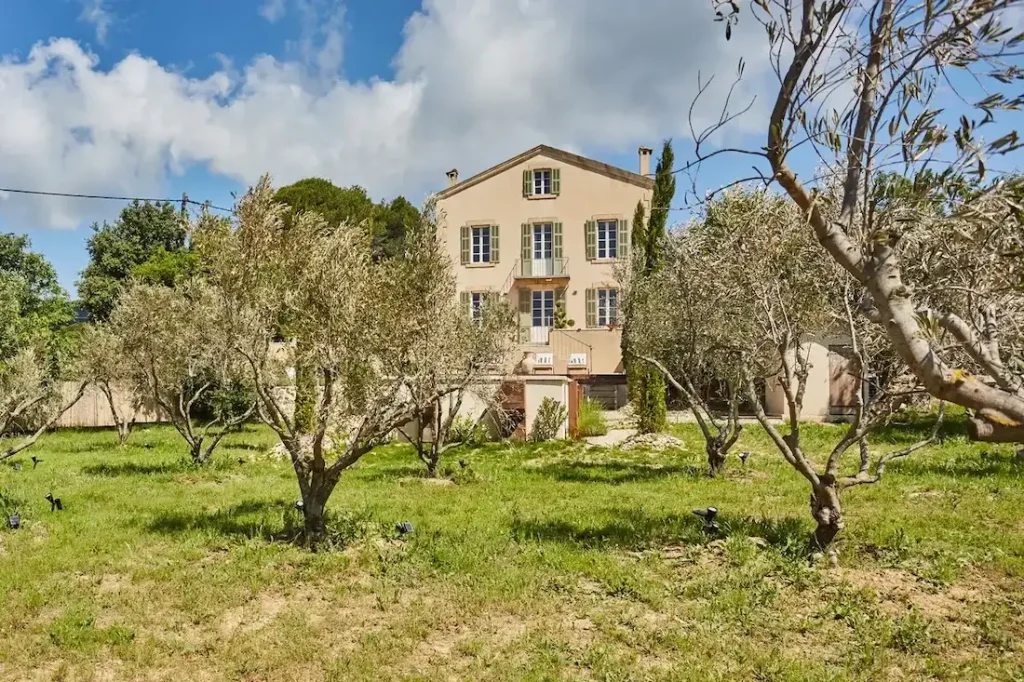 maison de luxe à louer luberon
